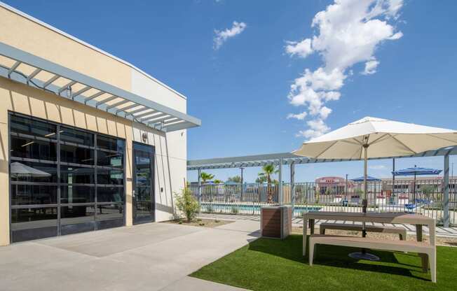 Picnic Area at Streamliner 67th in Phoenix Arizona