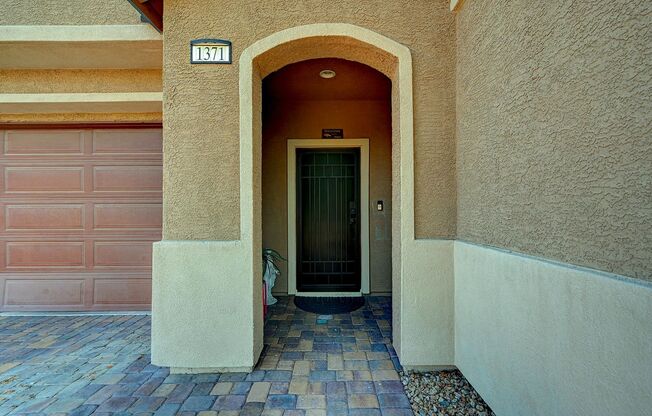 A Stunning Home in Henderson a Sparkling Pool and Spa