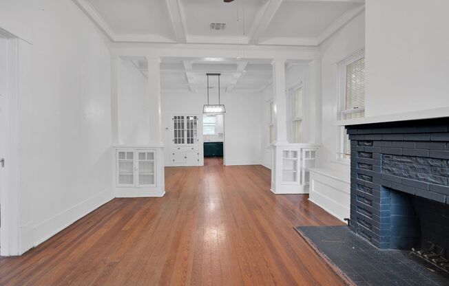 Downtown Rental walking distance to coffee shop, gym and brewery.