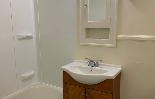 Studio, 1 bath, $725, Unit #103