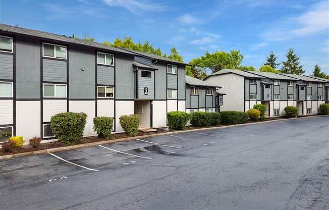 Welcome to Rolling Hills | Tualatin Apartments