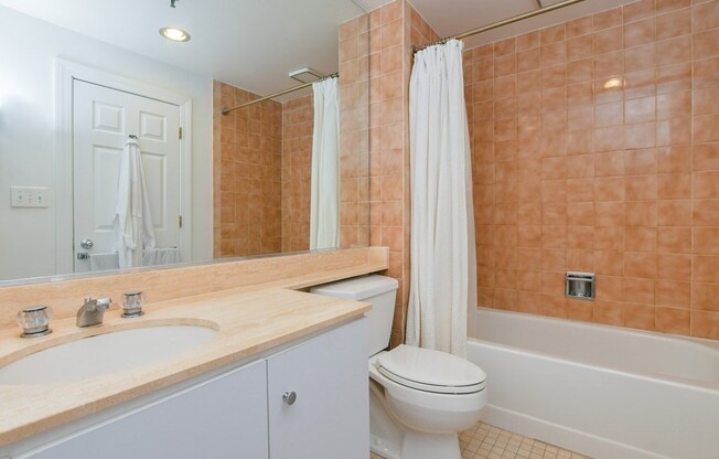 3 beds, 2 baths, 1,659 sqft, $7,000, Unit 620