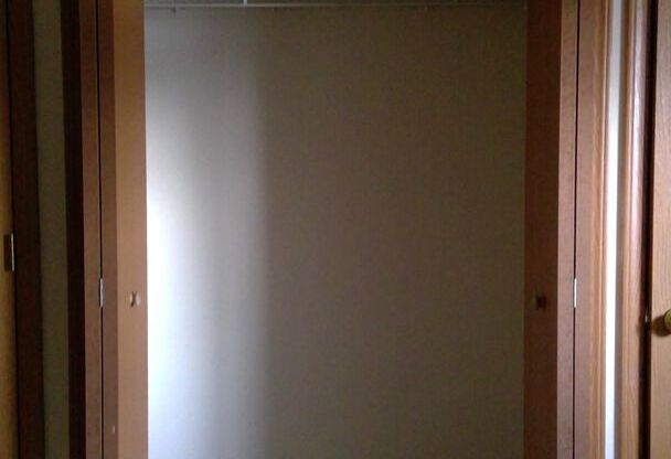 Studio, 1 bath, 550 sqft, $775, Unit 824