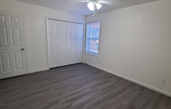 2 beds, 1 bath, $1,450, Unit 11350-23