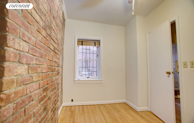 126 E 37 ST