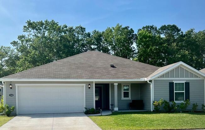Spacious 3-Bedroom Home with Bonus Room – Modern Living & Prime Location!