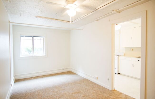 Studio, 1 bath, $995, Unit 10