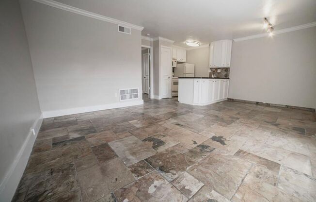 WELCOME TO UPPER KIRBY! **HALF OFF FIRST MONTHS RENT MOVE IN SPECIAL**