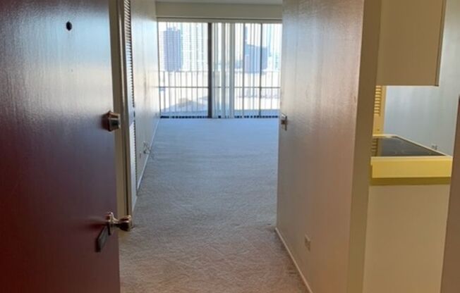 Harbor Square Condo - 1 bedroom, 1 bath unit w/1 parking - Avail now!