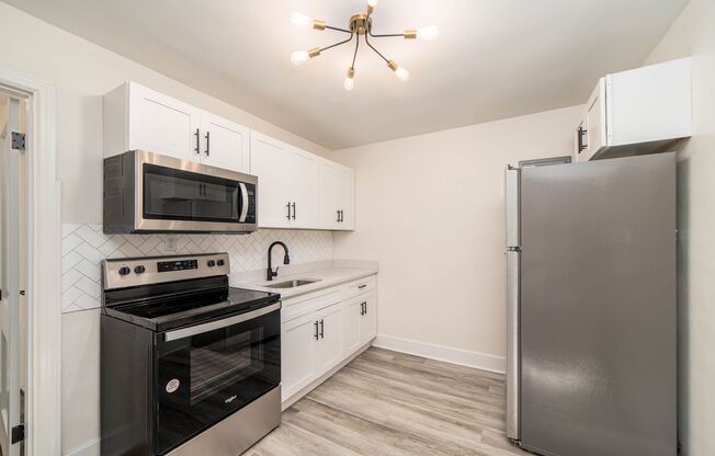 Studio, 1 bath, 450 sqft, $1,080, Unit 9610 Sherwood Place - Unit 7