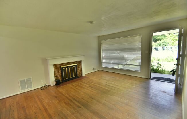 3bd/1ba Seattle Home