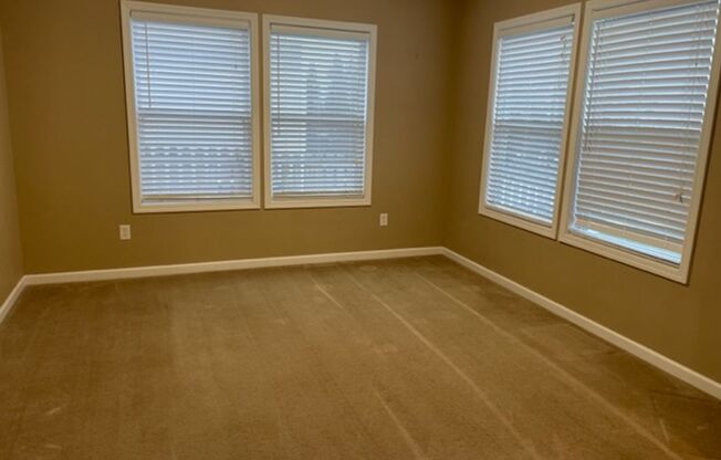 4 Bedroom House Available August In Gilmore Farm