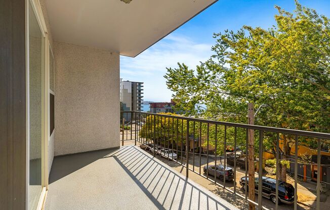 2 beds, 2 baths, 1,075 sqft, $2,885, Unit 204