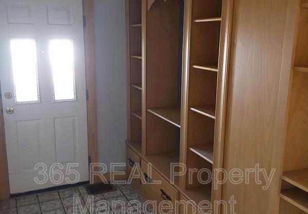 930 20 AVE