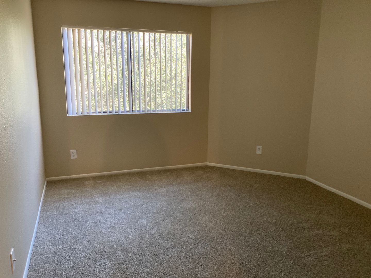 1 bed, 1 bath, 670 sqft, $1,175, Unit 243