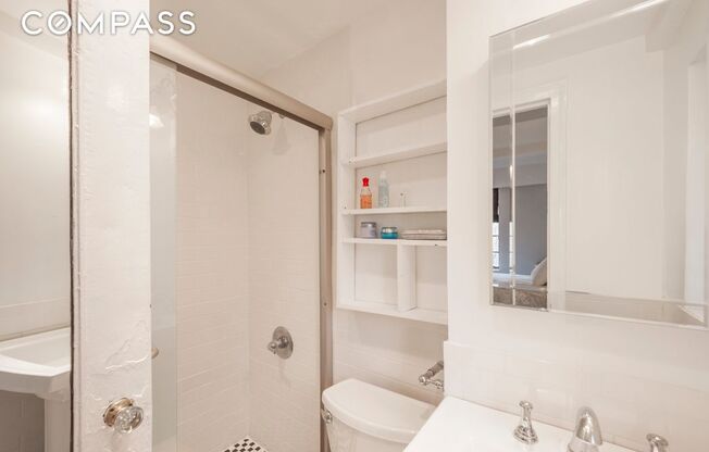 1 bed, 1 bath, $3,400, Unit 611