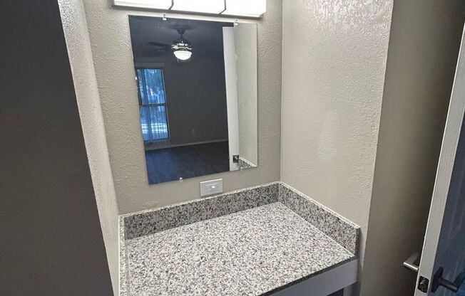 2 beds, 1 bath, 1,000 sqft, $1,195, Unit 301