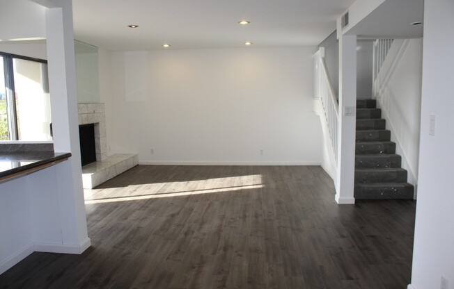 Waterfront 3 Bedroom and 2 1/2 Bath Home in Foster City in Shell Cove