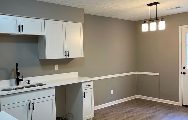 378/380 Riverbrook Ct