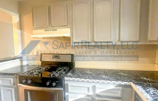 2 beds, 1 bath, $1,425