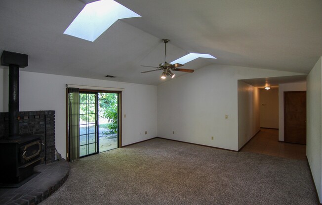 3 Bedroom Home for Rent in Redding CA | Office, RV Parking, Fenced Yard & 2-Car Garage