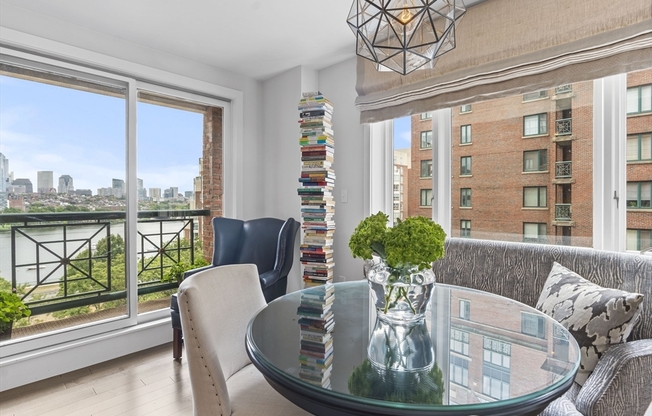 10 Rogers St