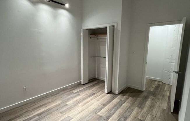 2 beds, 1 bath, 850 sqft, $1,850, Unit 307