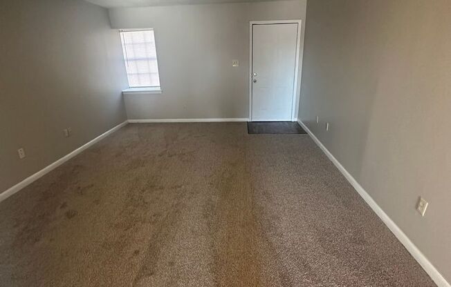 2 beds, 1.5 baths, 850 sqft, $825, Unit 5H