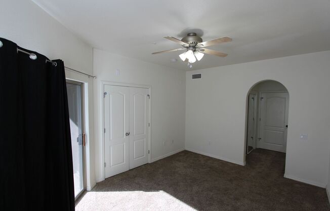 3 beds, 2 baths, $2,300, Unit UNIT 130