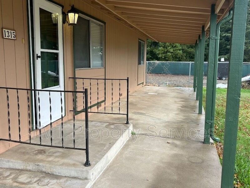 1315 I PORTFOLIO C AVELINA