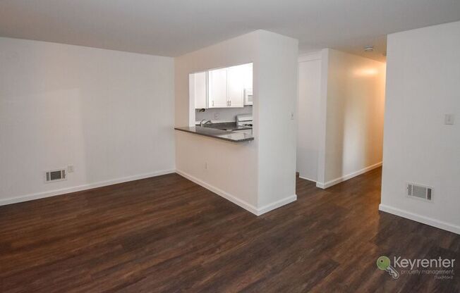 115 HICKORY CT