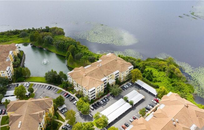 Beautiful WATERFRONT 3 bedrooms Condo located in MetroWest with ELEVATOR! Rare find!