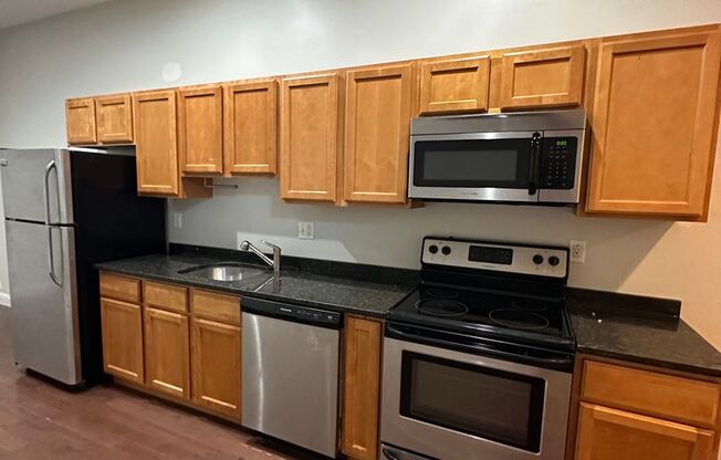 1 bed, 1 bath, 840 sqft, $1,875, Unit 102