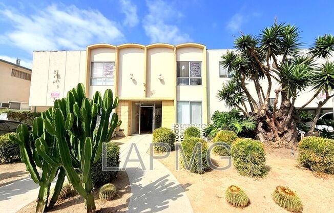 1955 S SHERBOURNE DR