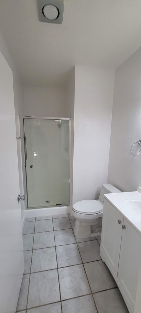 2 beds, 2 baths, 850 sqft, $2,895, Unit 31