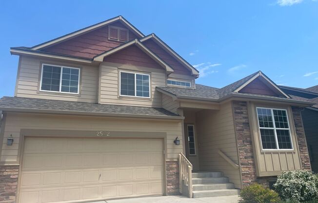 Beautiful 4 Bed, 3 Bath House in Maple Hill!