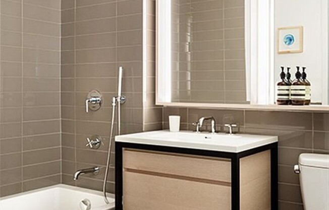 1 bed, 1 bath, 653 sqft, $5,300, Unit 12D