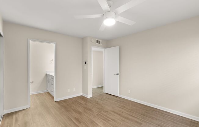 3 beds, 2 baths, 1,250 sqft, $2,800, Unit 101