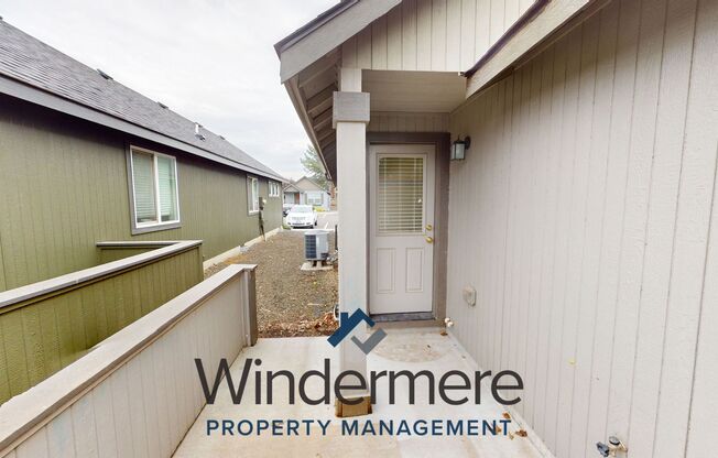 3 beds, 2 baths, 1,064 sqft, $1,695, Unit chin215-1