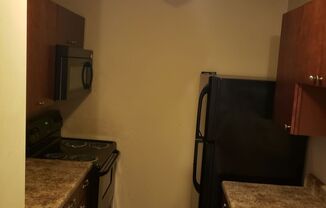 2 beds, 1 bath, 900 sqft, $950, Unit 21