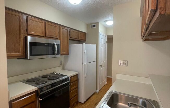 2 beds, 2 baths, $1,695