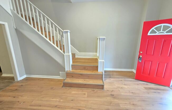 Beautiful 4.5 Bedroom 2 Bathroom West Baltimore Town Home