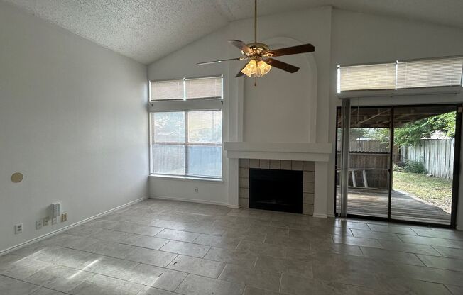 AVAILABLE NOW 4 BED/ 2 BA HOUSE FOR RENT! LP 1604/PUE RD
