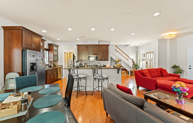 2223 AMHERST AVE