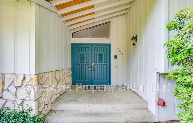 7003 NW DOGWOOD DR