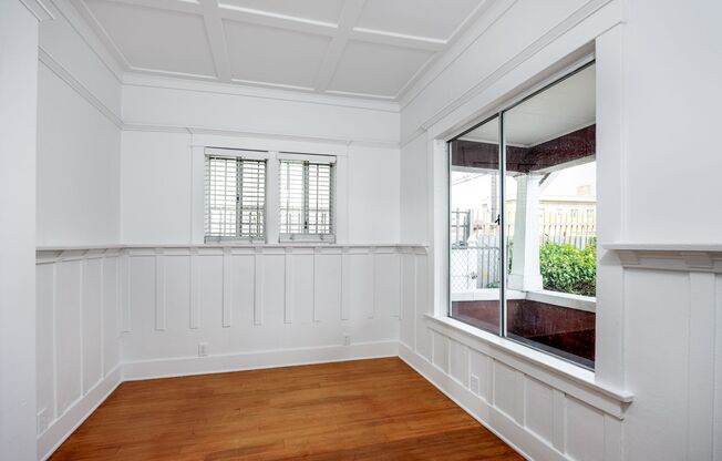 4 Bedroom Apartment with 1 Common Bathroom at 1418 Jefferson Blvd. - Unit 1418