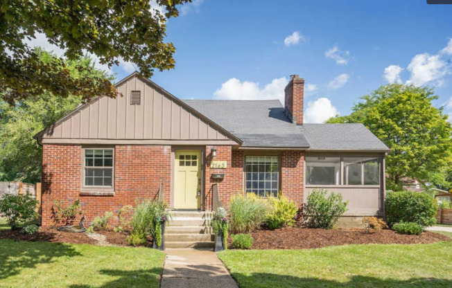 East Grand Rapids Gem: 4-Bedroom, 2-Bath Updated Home for Rent!