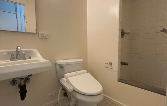 2 bedroom, 1 bath, 1 parking for $1850/month!