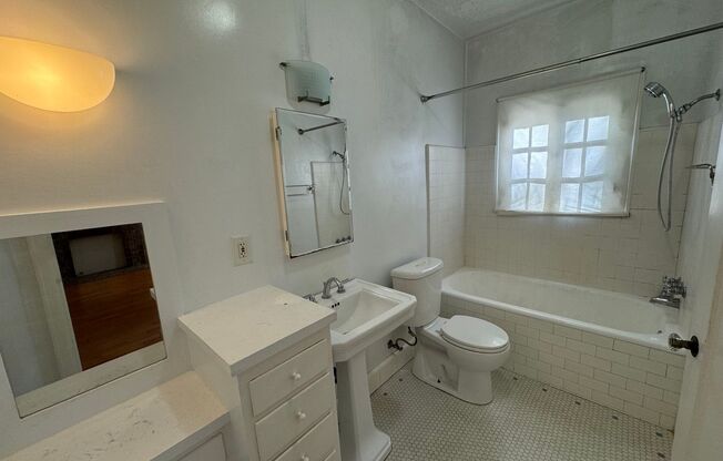 Studio, 1 bath, $2,595, Unit 933 Ocean Unit 03 ACTIVE