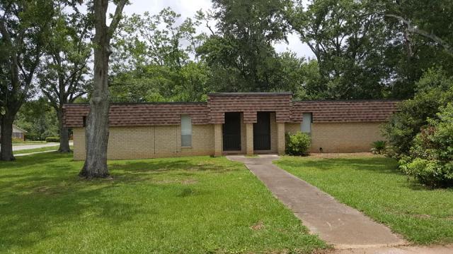 2 beds, 1 bath, 800 sqft, $1,025, Unit Unit A - 220 W Verbena Ave, Foley *key 16*